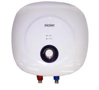 Накопительный электрический водонагреватель Haier ES10V-MQ1 над раковиной